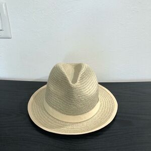 Banana republic paper fedora, grey, never worn, stylish summer hat.